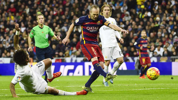 el-clasico-barcelona-real-madrid-iniesta-stars.jpg